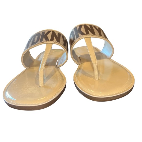 DKNY Logo Thong Sandals Womens Size 11 Nude Patent Slip On Flat Summer - Picture 6 of 11
